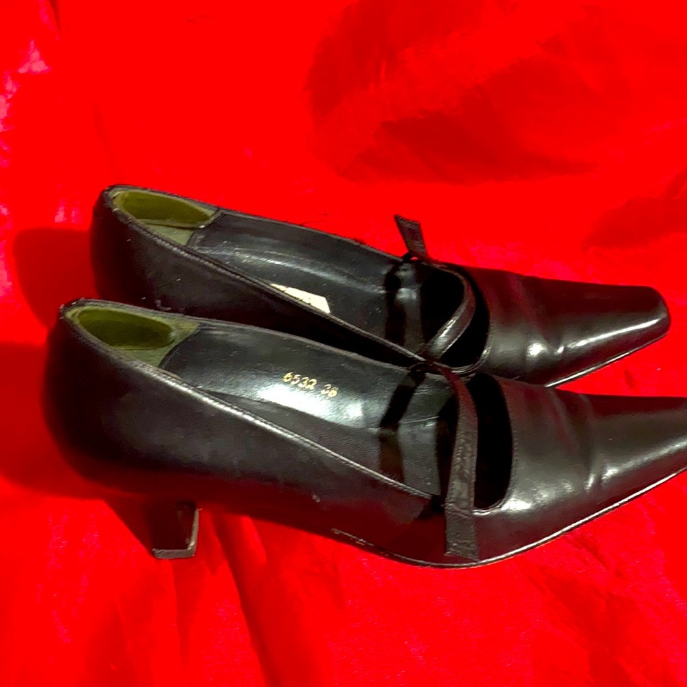 L. K. Bennett black leather vintage pumps